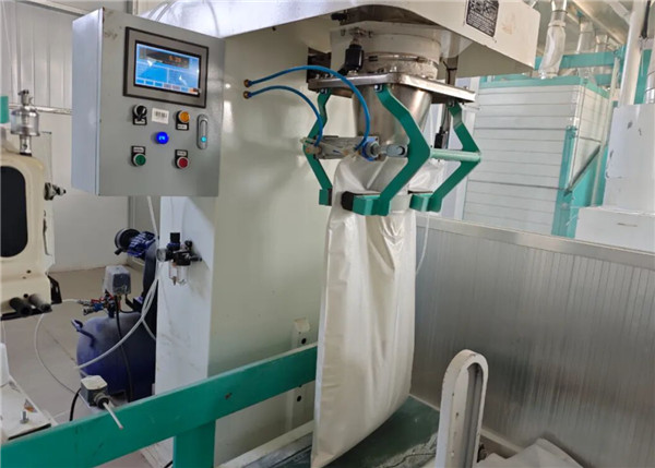 Luotuo Town- Busy Flour Processing and Production, the Aroma of Wheat Fills the Road to Prosperity(pic2) Luotuo Town- Busy Flour Processing and Production, the Aroma of Wheat Fills the Road to Prosperity(pic2)