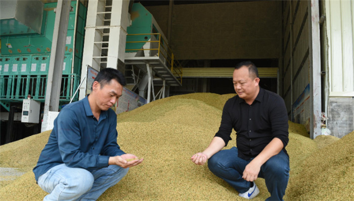 ​He rose from a small workshop to a large rice processing plant with the assistance of UGOOD(pic5)